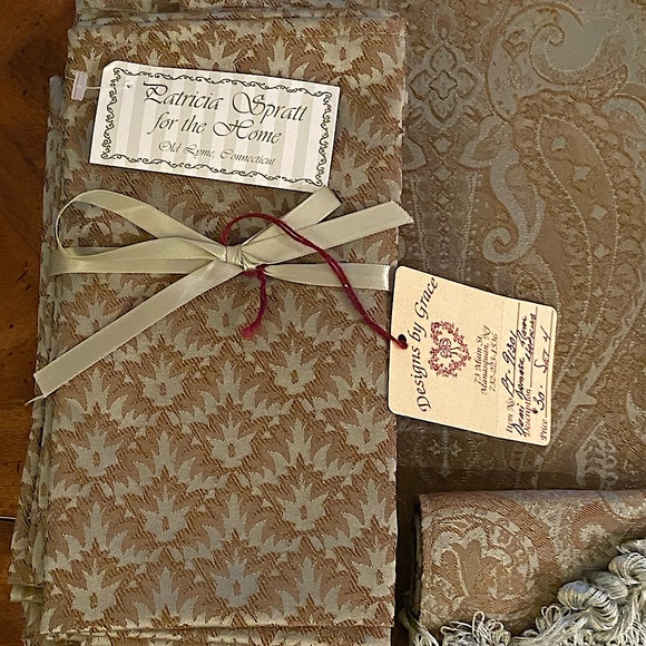 Patricia Spratt Table Linen Set 72” Runner Set of 4 Placemats and 8 Napkins NWT - Picture 4 of 12